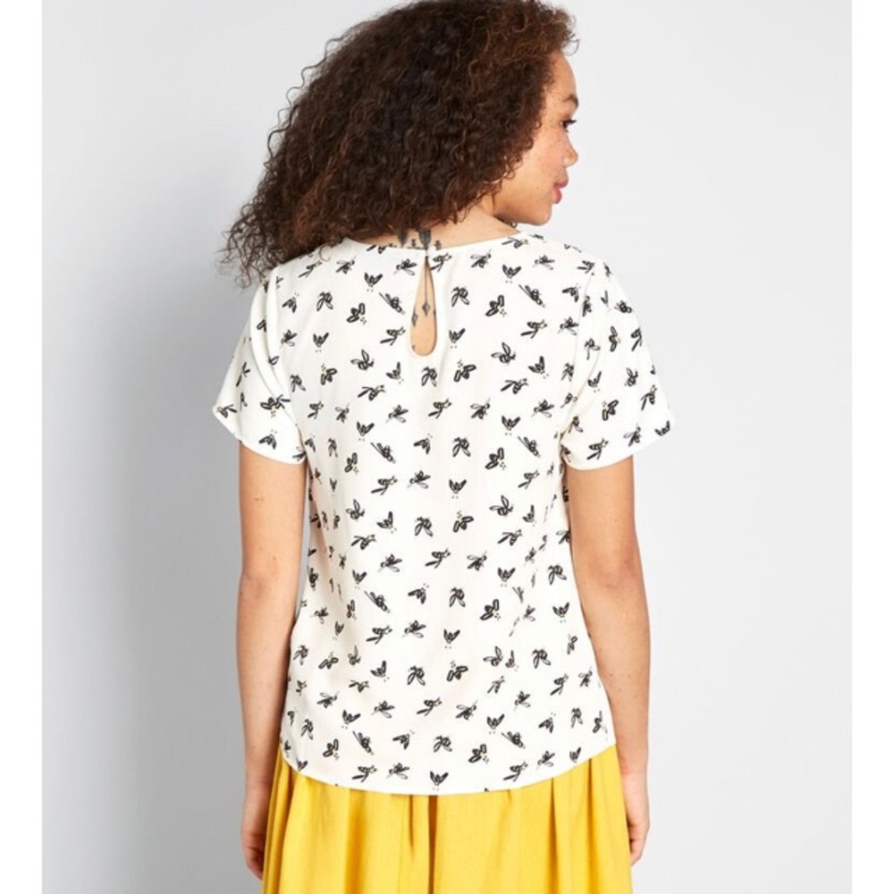 Modcloth Honeybee Crepe Blouse